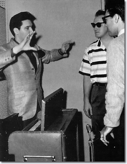 Elvis, Ray & Bob Moore - In the studio 1960