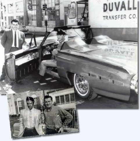 Elvis takes delivery of his Ford Thunderbird :1961