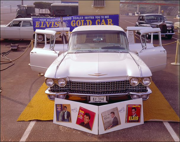 Elvis fans loved seeing Elvis' stunning car, up close and personal.